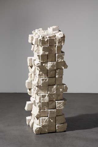 Block, 1999, Kalkstein, 106 x 34 x 34 cm