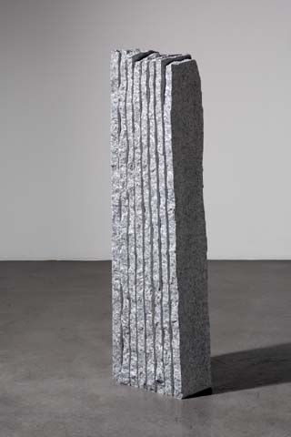 Plattenschichtung, 2008, Labrador, 100 x 27 x 14 cm