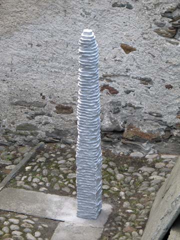 Verjüngte Schichtung, 2005/06, Cristallina-Marmor, 171 x 19 x 19 cm